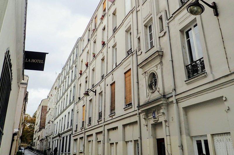 Large studio 20m2 Montmartre to renovate