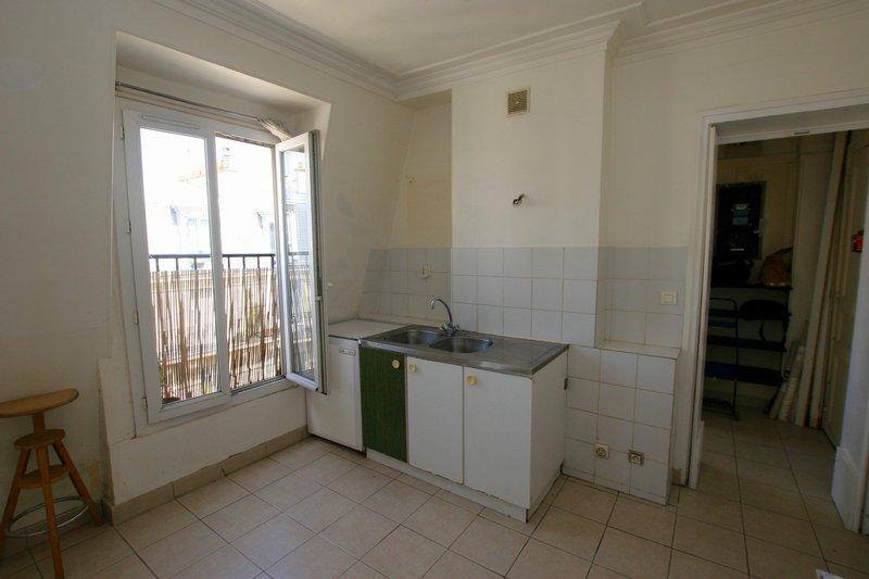 2 room-apartment to renovate Quai de Valmy Paris 10th