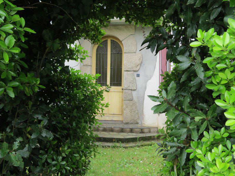 House to renovate 4 bedrooms Le Palais beach walk
