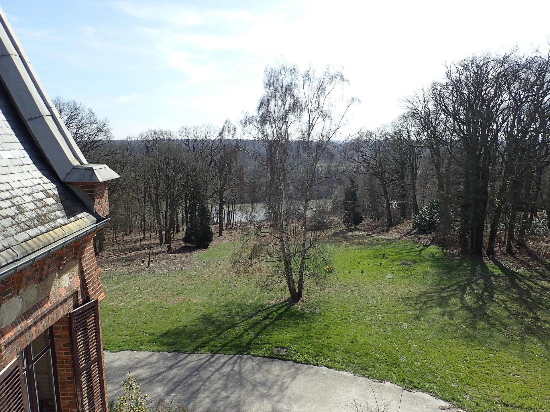 Property manor woods park with view of the Seine