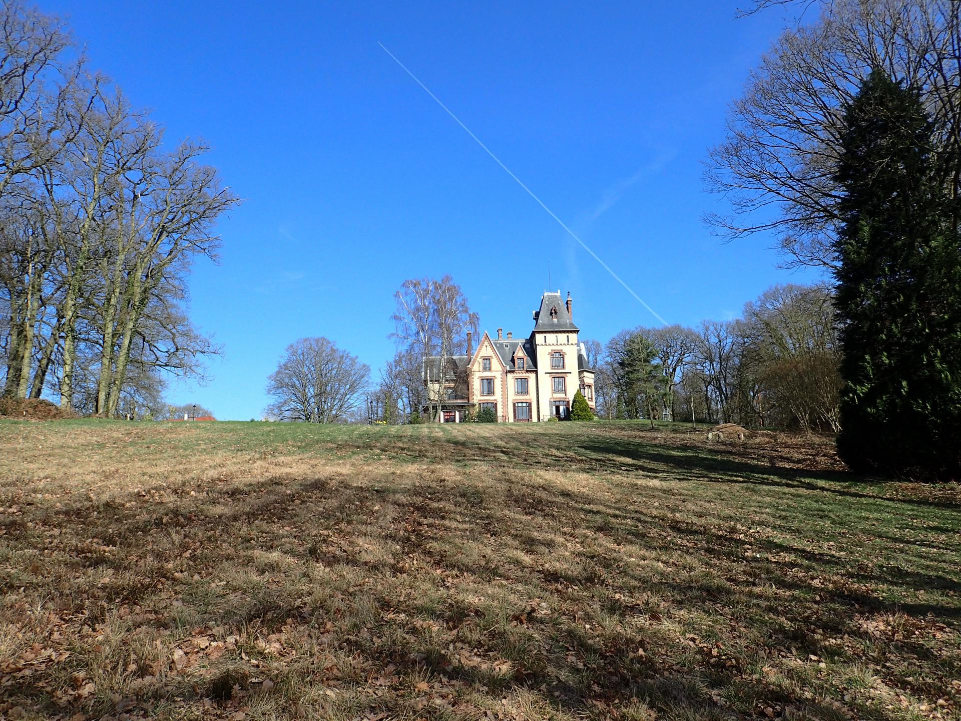 Property manor woods park with view of the Seine