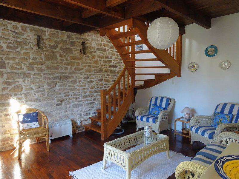 4ch stone house, pool, land 2795m2