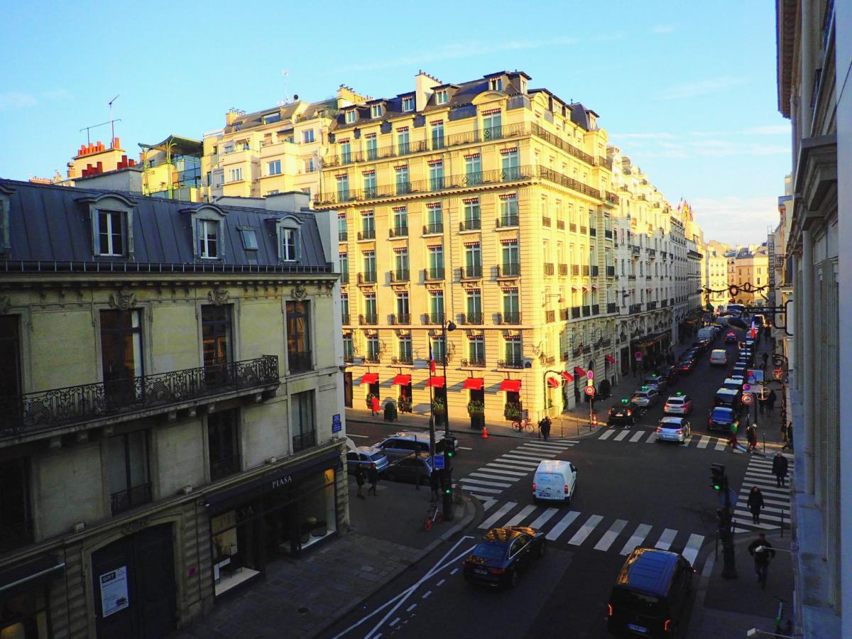 Faubourd-Saint-Honoré one bedroom flat cellar parking place