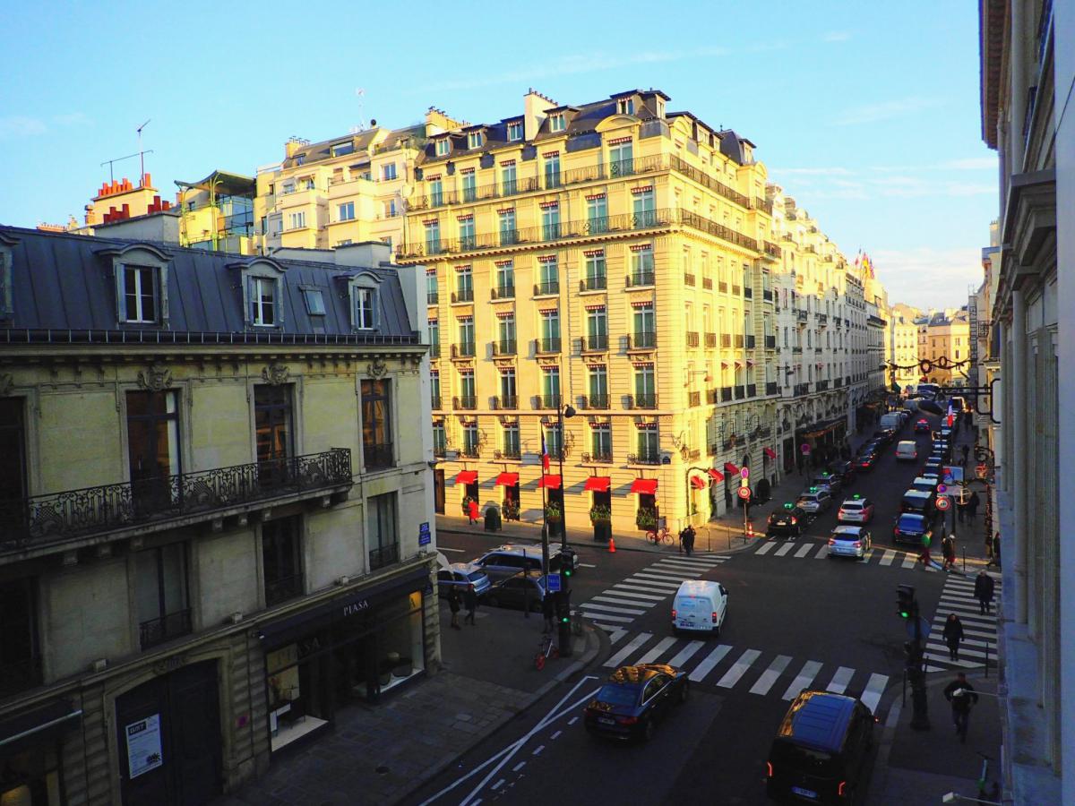 Faubourd-Saint-Honoré one bedroom flat cellar parking place