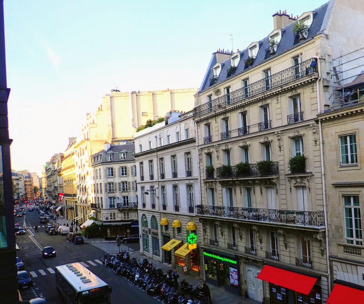 Faubourd-Saint-Honoré one bedroom flat cellar parking place