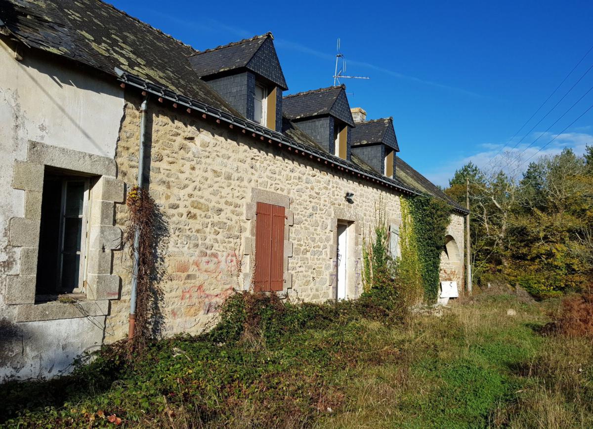 Old houses to renovate Brangoulo hamlet