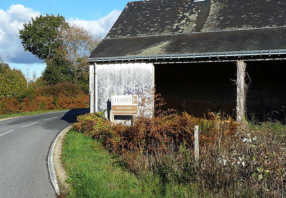 Old houses to renovate Brangoulo hamlet