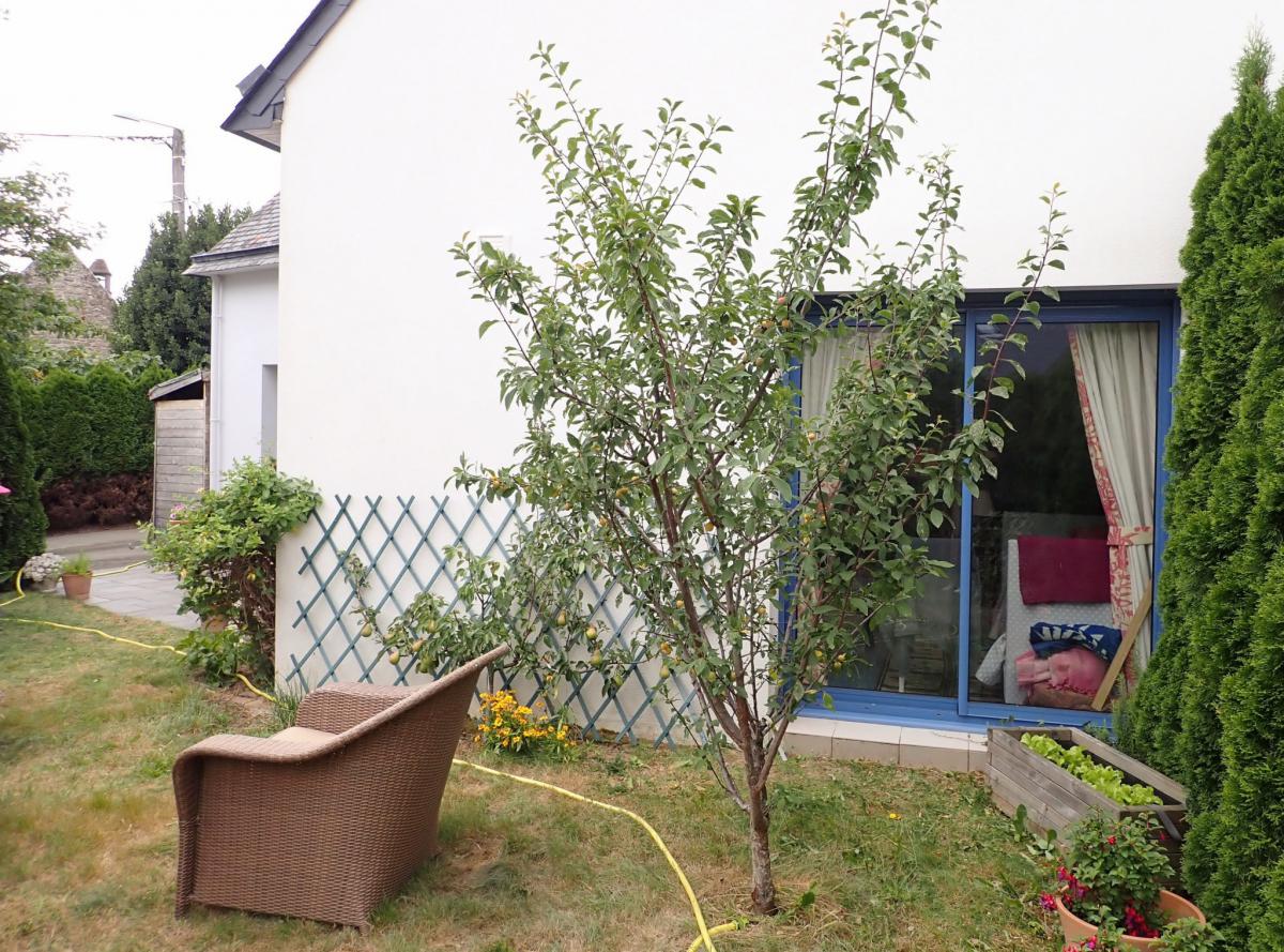 Recent 3 bedroom house with garden near Golfe