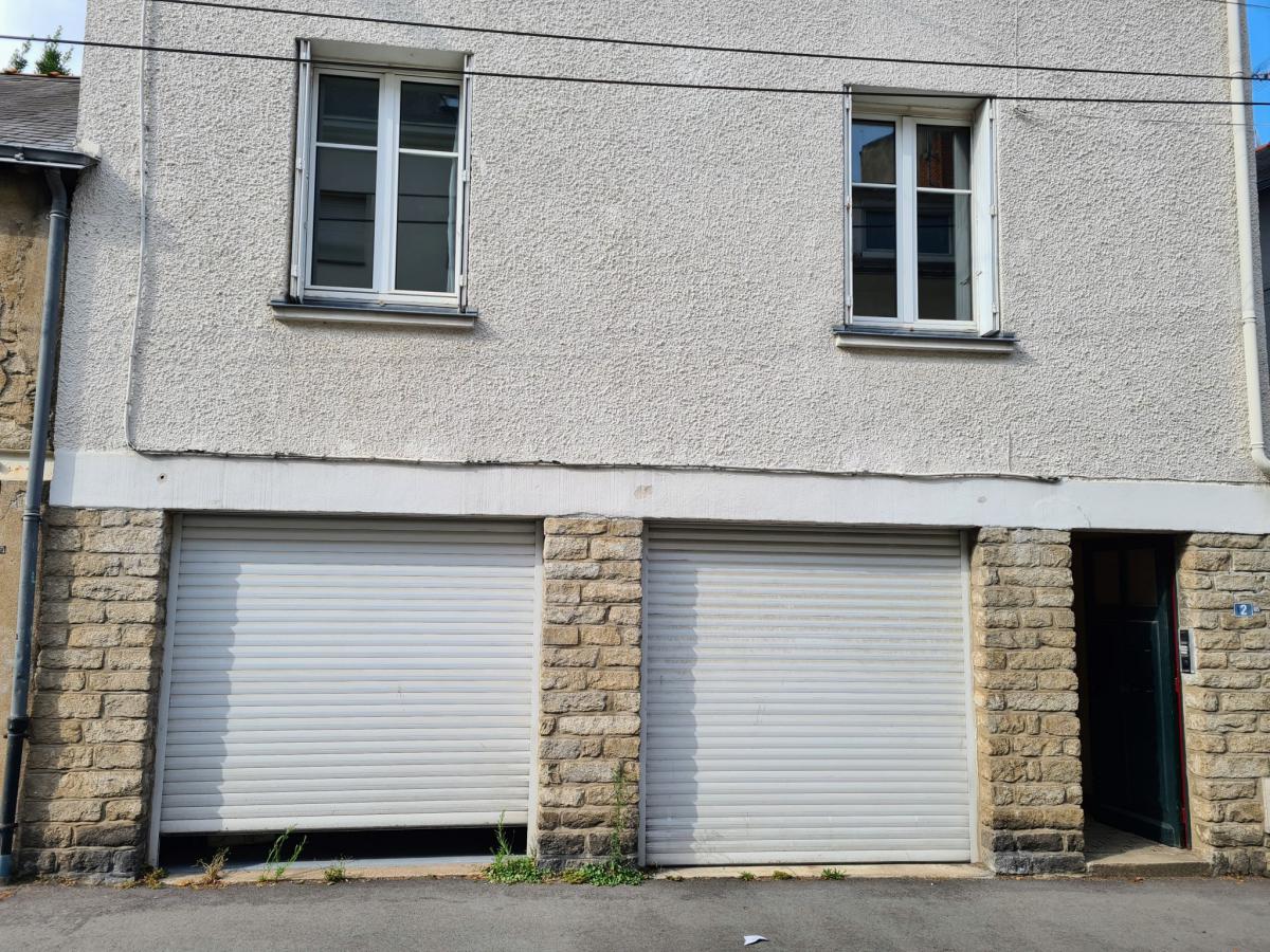 Centre old flat 1 bedroom cellar garage