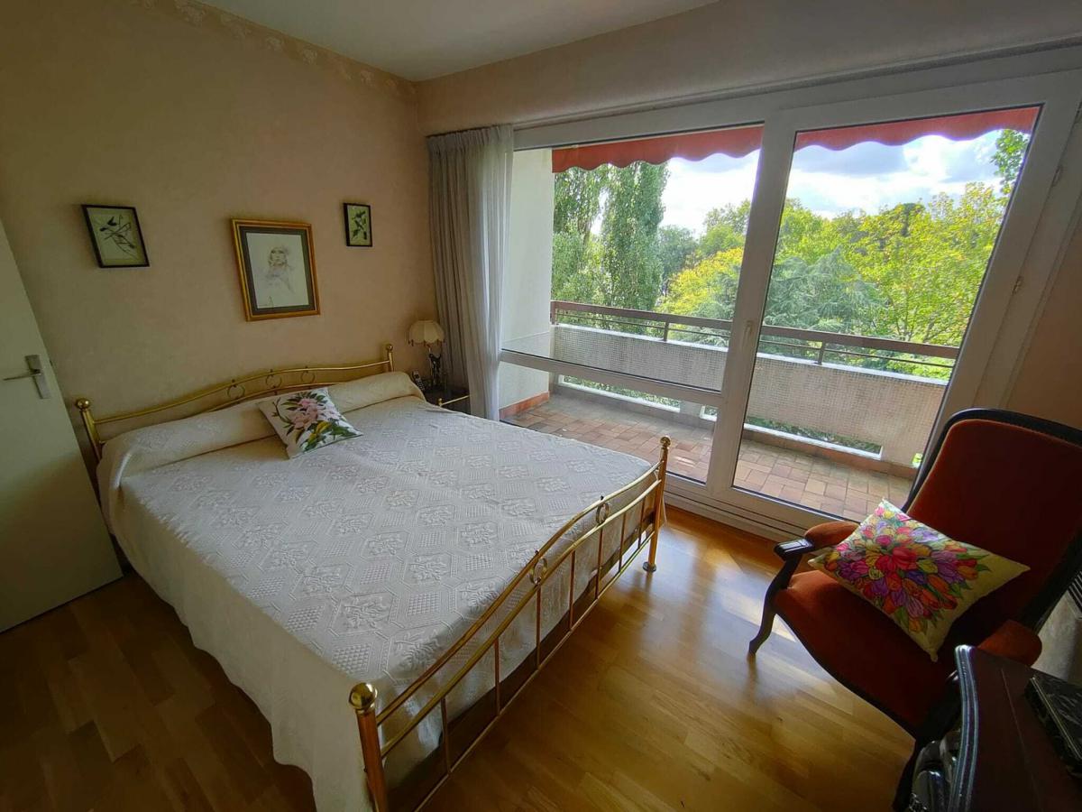  Flat with view, balconies 2 rooms parking