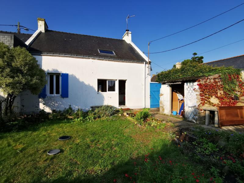 Village house 100 metres from the beach