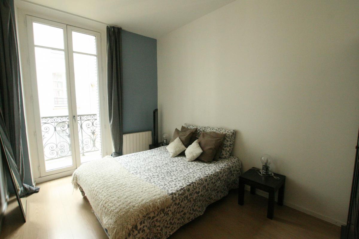 Paris 1st flat 42m2 balcony 1 bed 