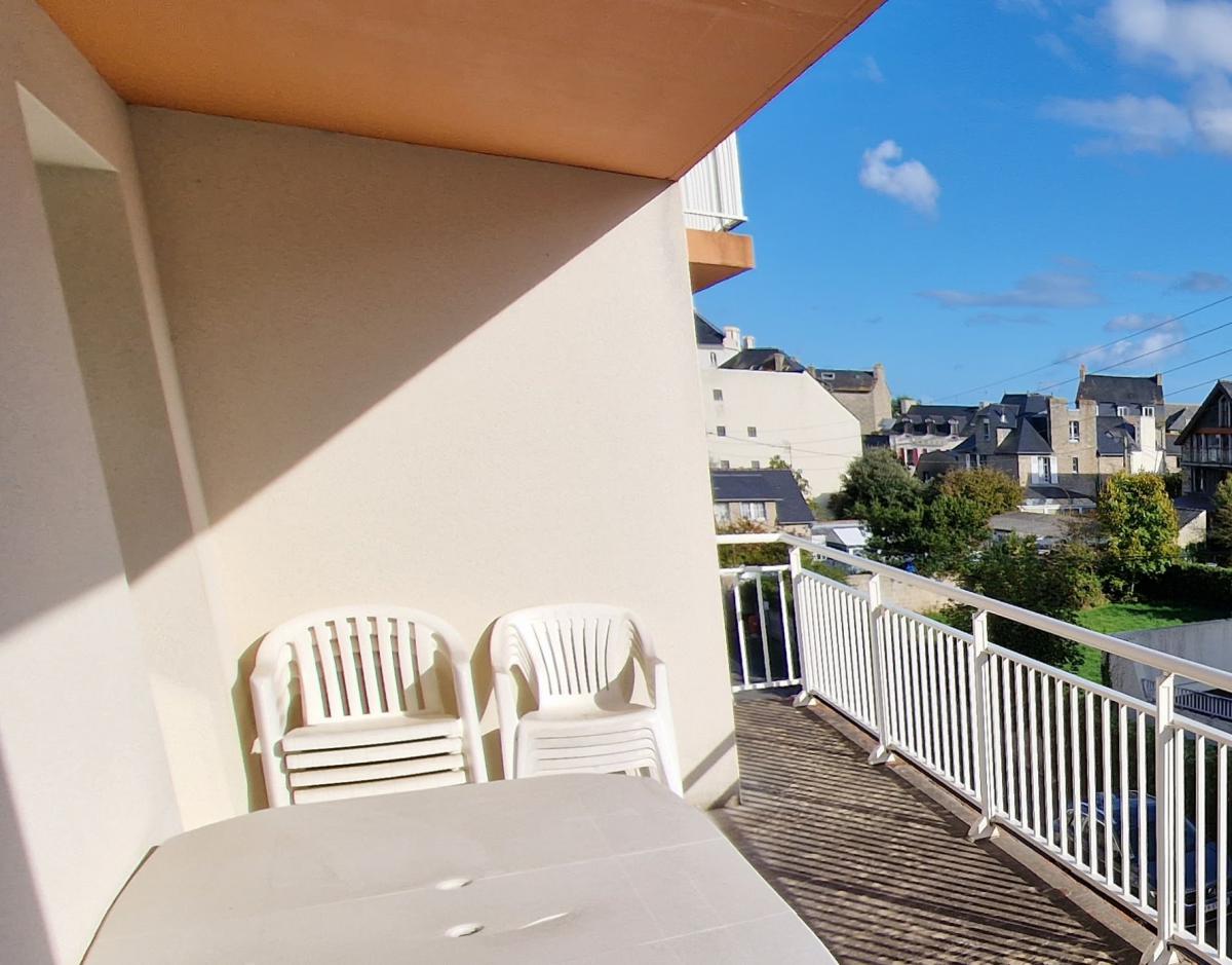 UNDER OFFER Saint-Cast-le-Guildo flat 3 bedrooms beach walk