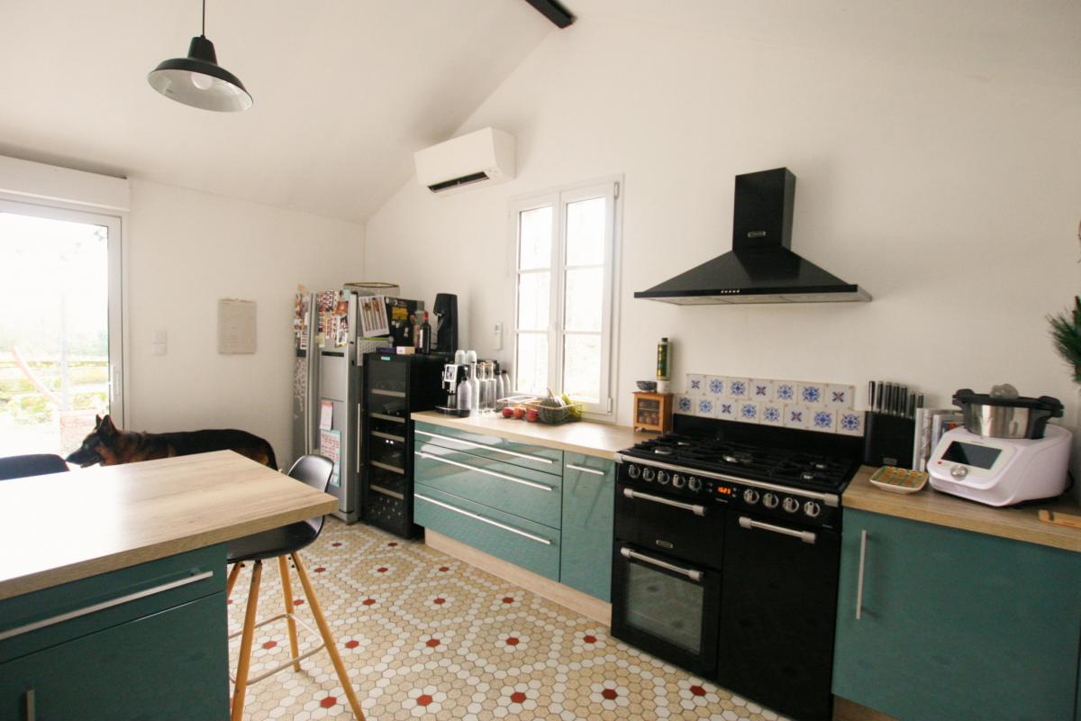 Maison de maître with view of the vineyards garden well garage