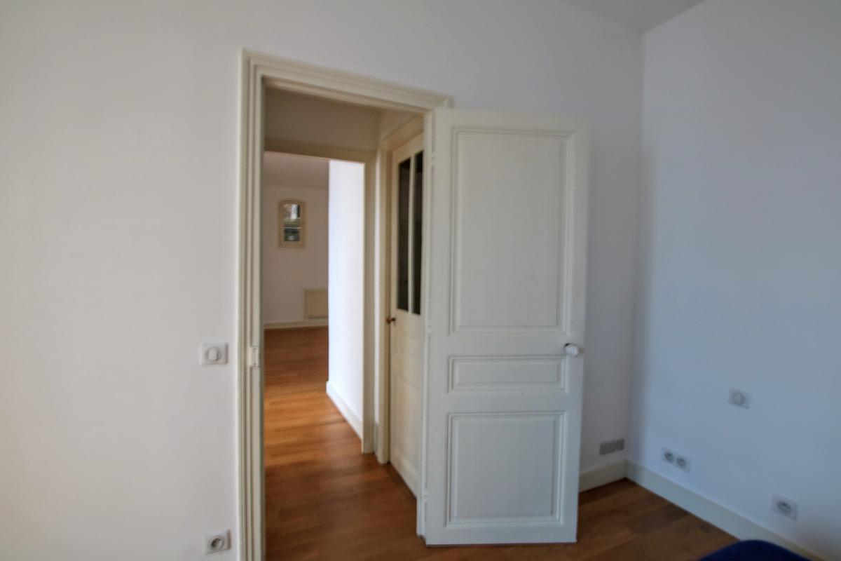 Exclusive 2 room flat on courtyard + cellar