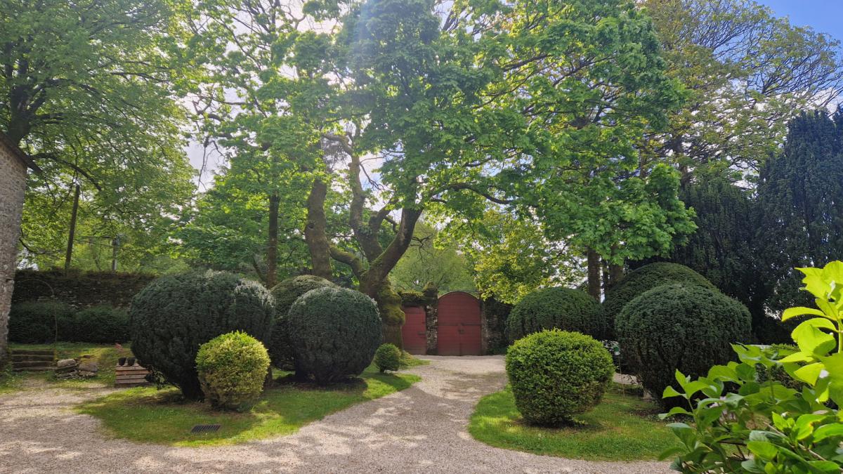 ISMH manor house and outbuildings near Vannes