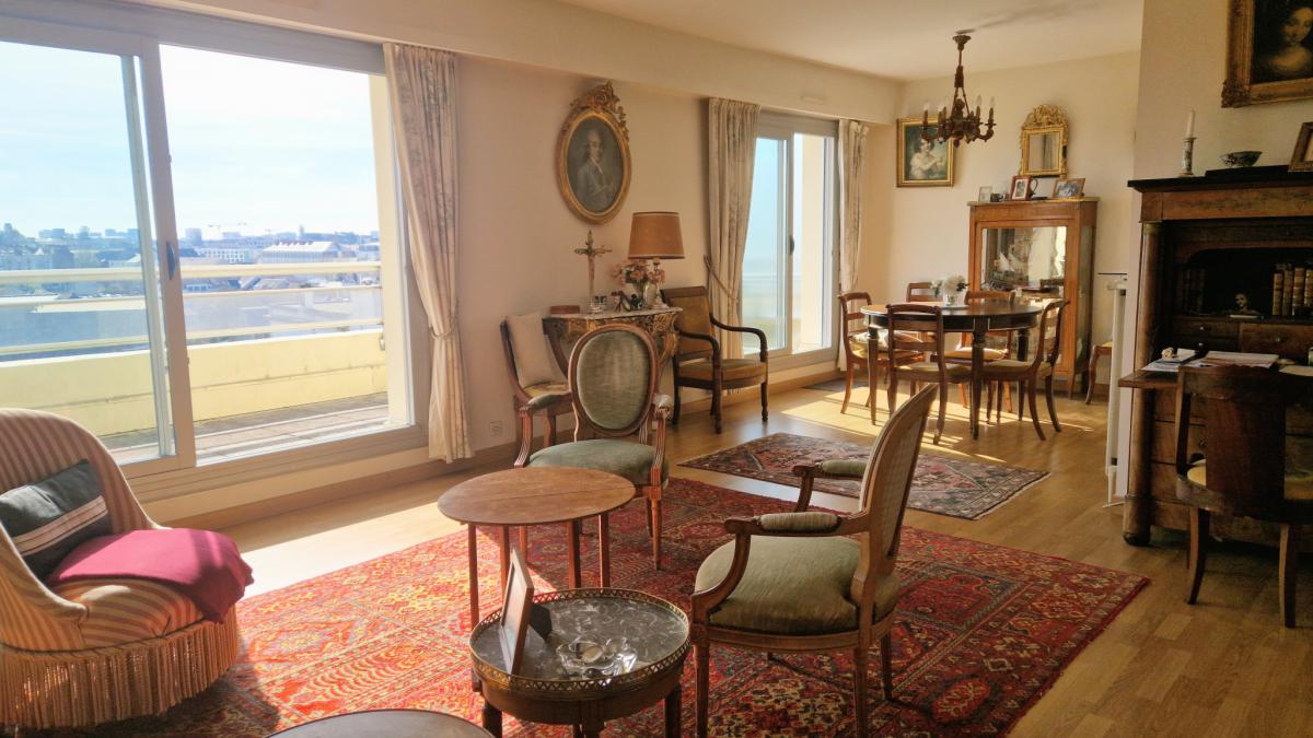 Saint-Félix Terrace apartment 3 bedrooms cellar garage