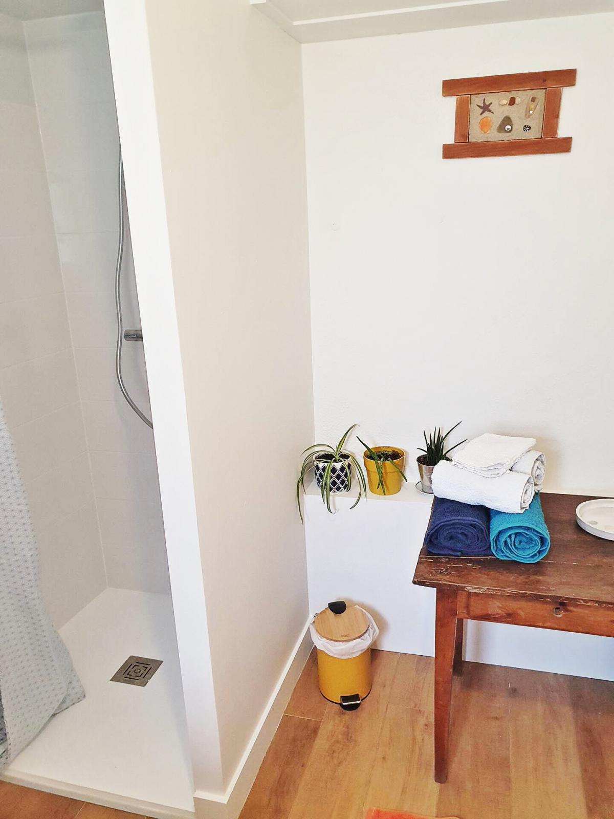 Bay-side village house 100 m from the beach