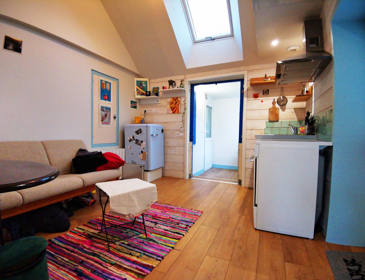 Bay-side village house 100 m from the beach
