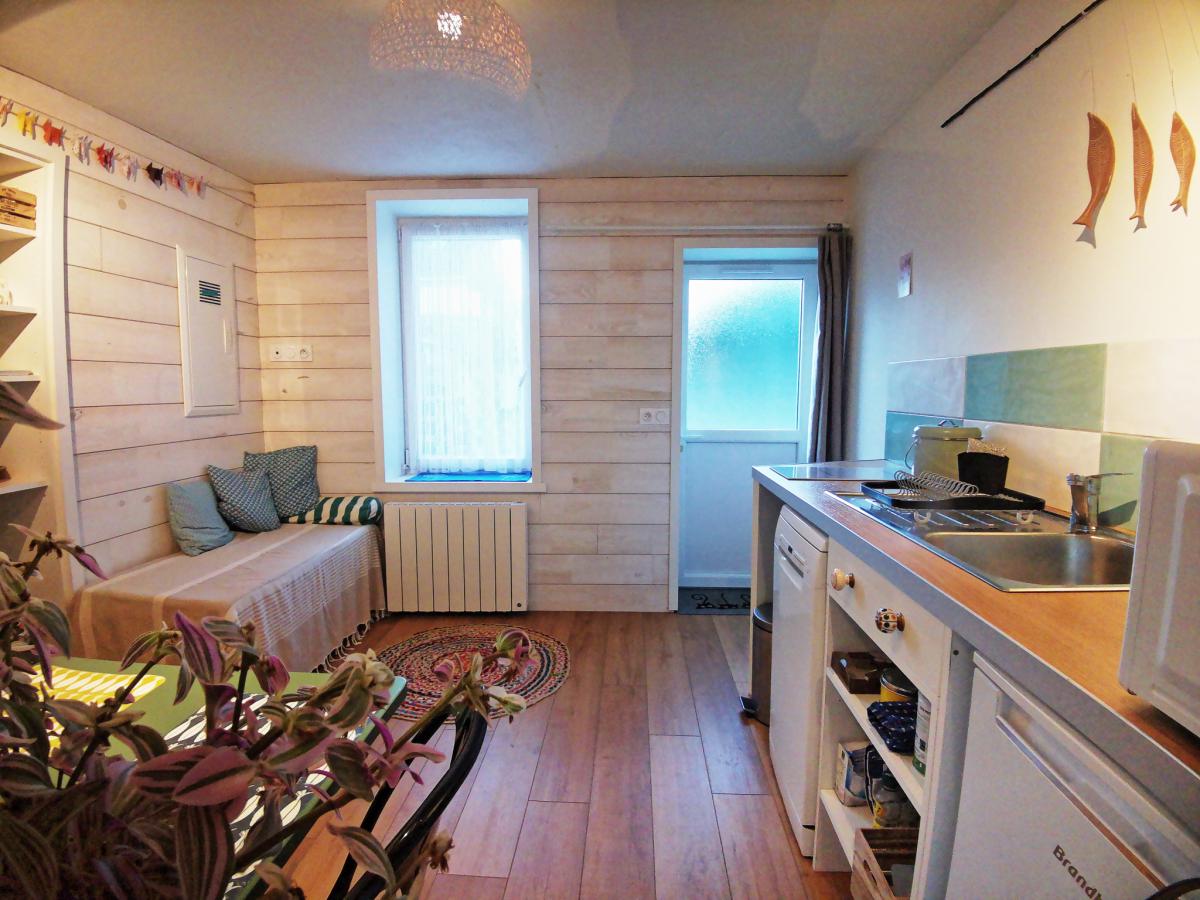 Bay-side village house 100 m from the beach