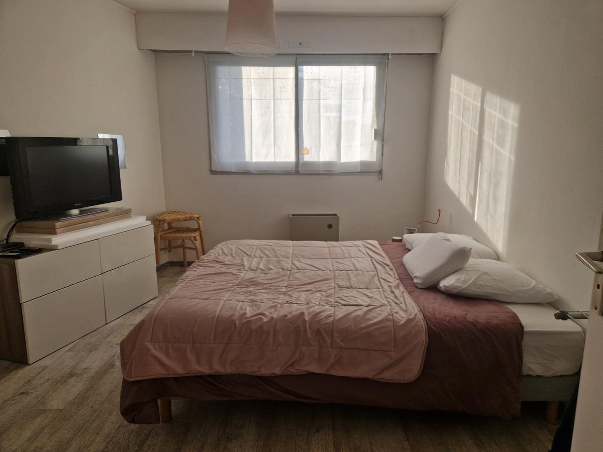 Center apartment balcony terrace 1 bed parking cellar