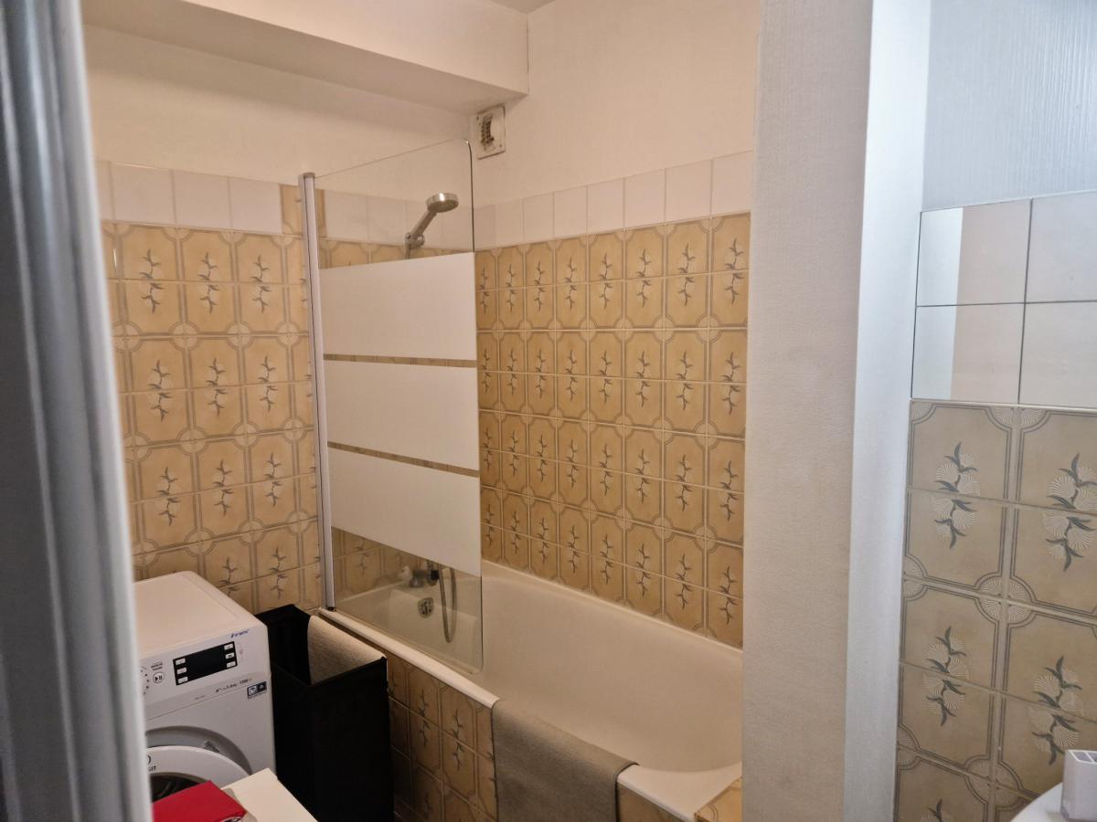 Center apartment balcony terrace 1 bed parking cellar