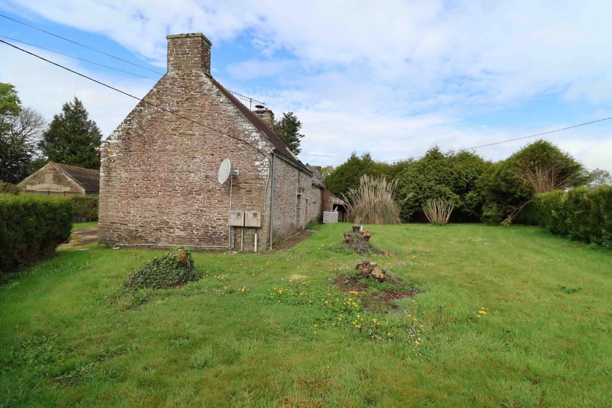 Campagne longère et dépendances possible gîte 