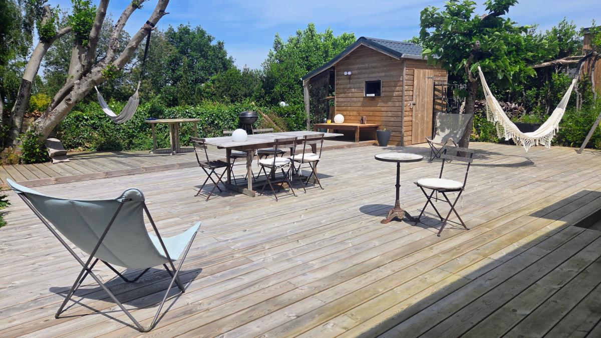 Longère 5 ch jardin-terrasse arboré petite vue mer