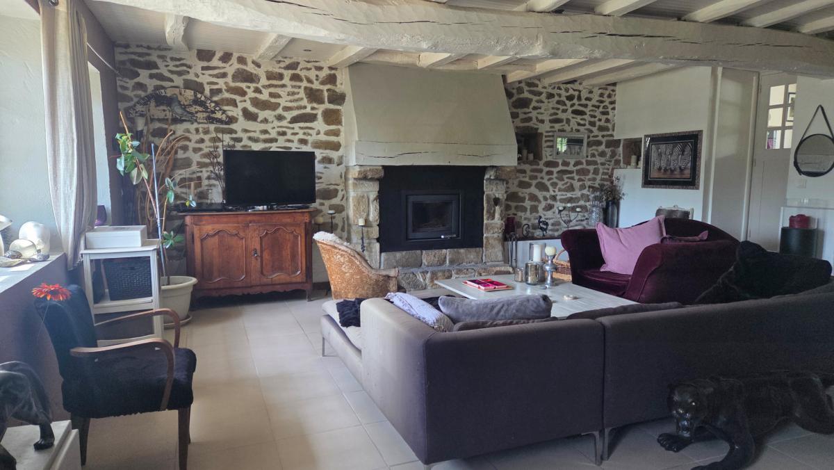 Longère 5 ch jardin-terrasse arboré petite vue mer