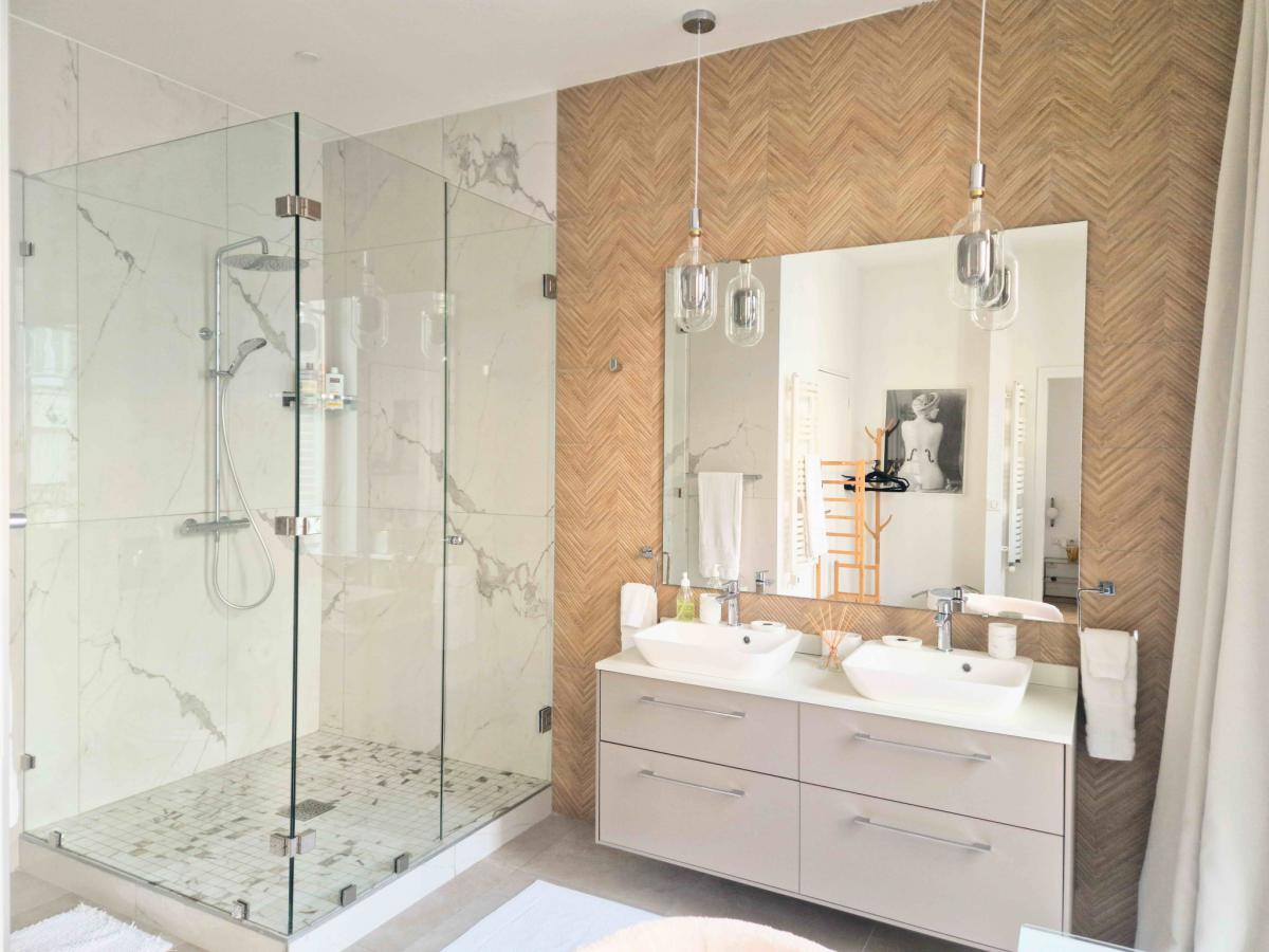Luxury apartment with balcony, 3 bedrooms + en-suite bathrooms