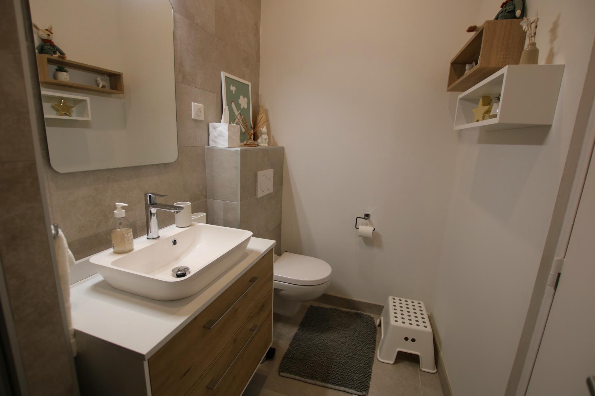 Luxury apartment with balcony, 3 bedrooms + en-suite bathrooms