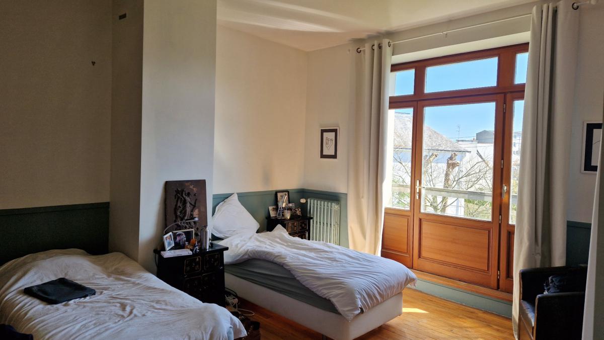 Sought-after neighborhood, quiet family home with garden and gar