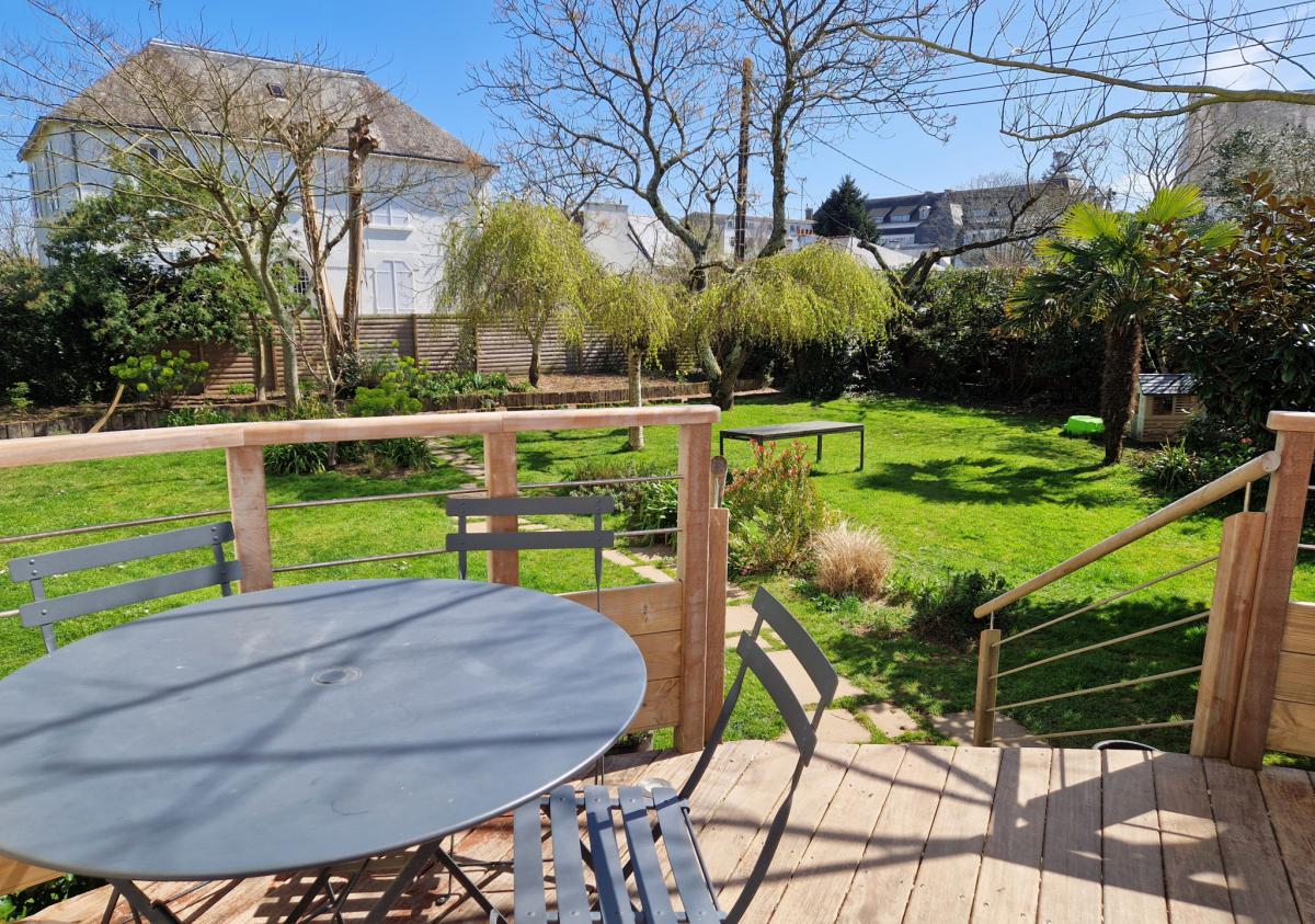 Sought-after neighborhood, quiet family home with garden and gar