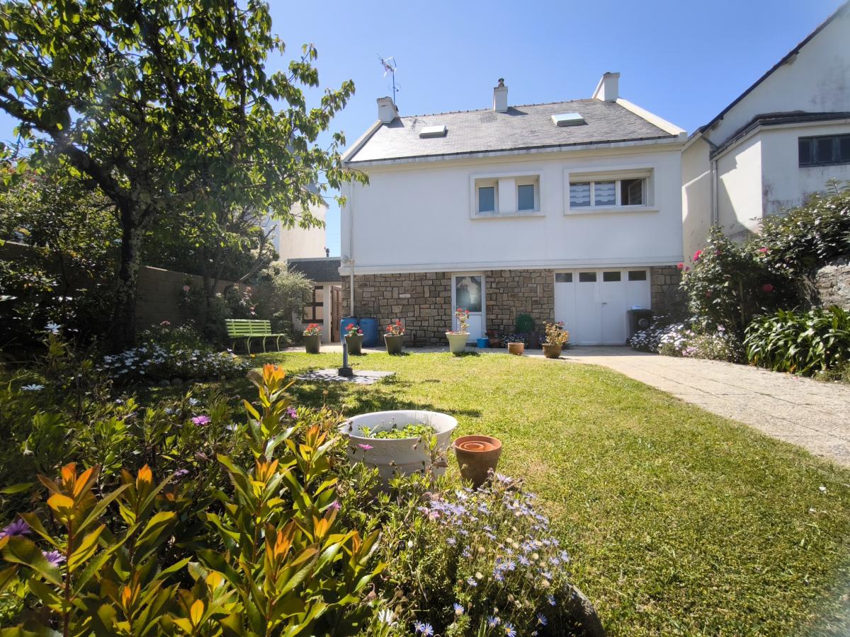 Quiberon – Quiet Neighborhood, Just 300m from the Beach and Sh