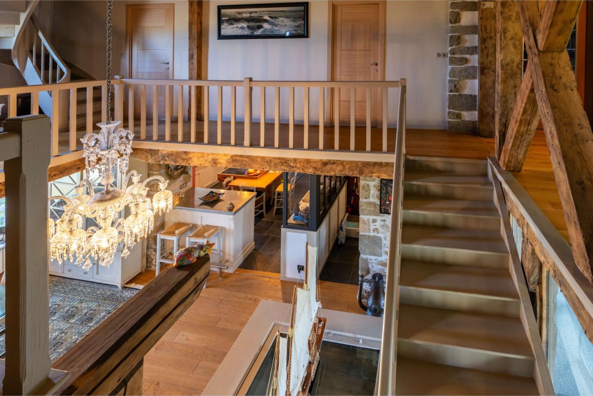 Unique property with breathtaking views of the river towards the