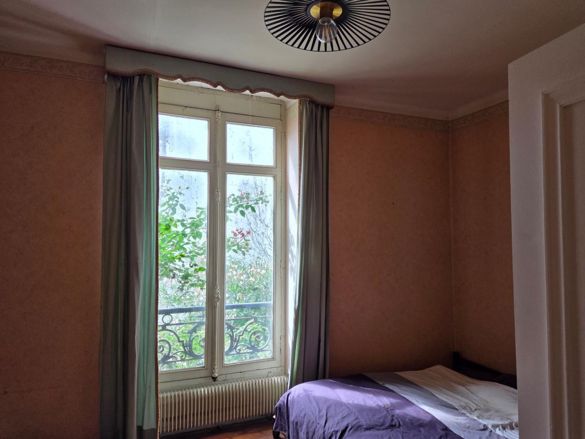 Centre-ville appartement ancien 2 ch lumineux 