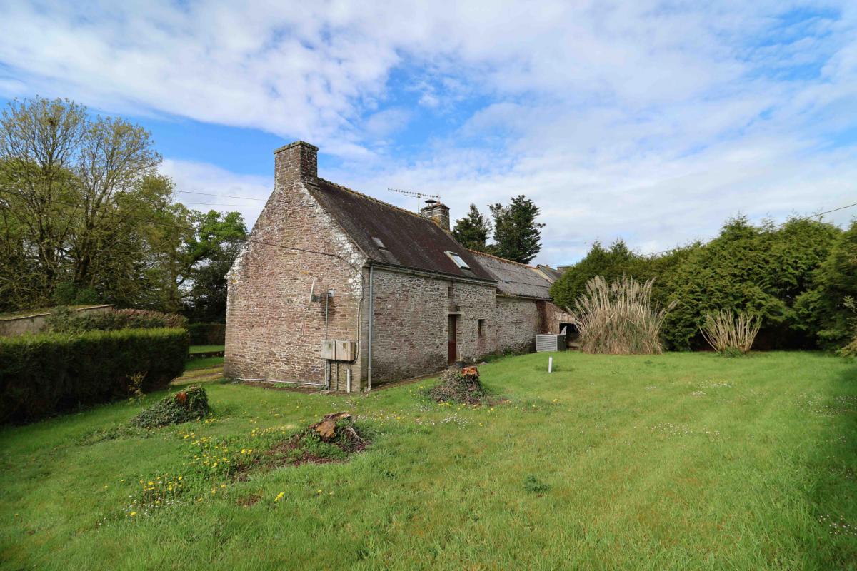 Campagne longère et dépendances possible gîte 