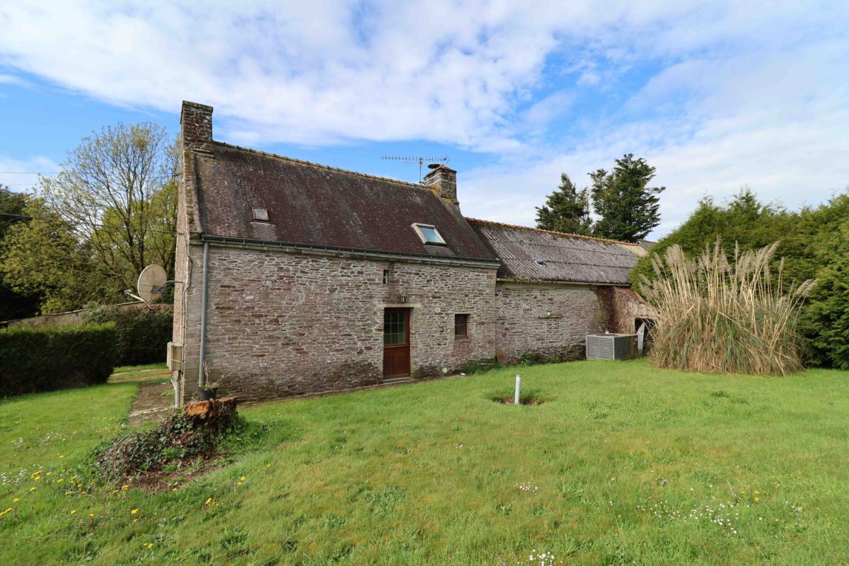 Campagne longère et dépendances possible gîte 