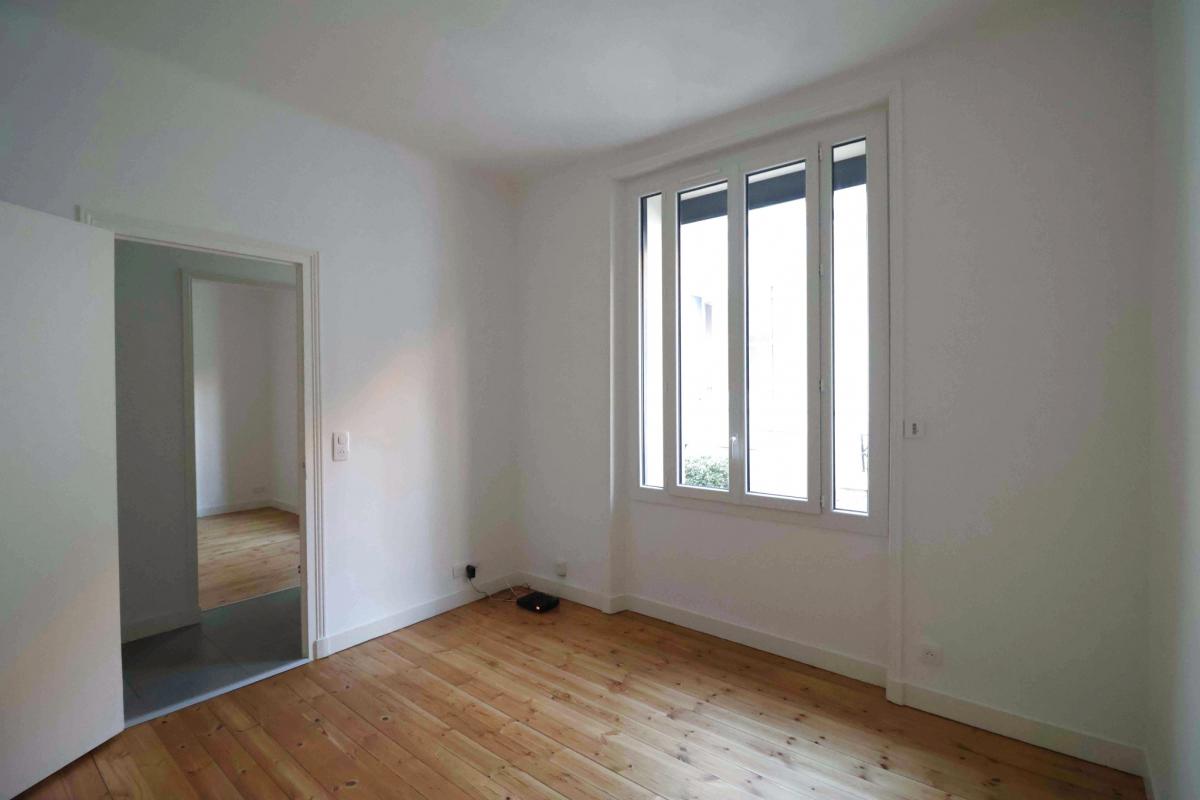 Town center Canclaux, renovated 1930s house with 5 bedrooms, gar