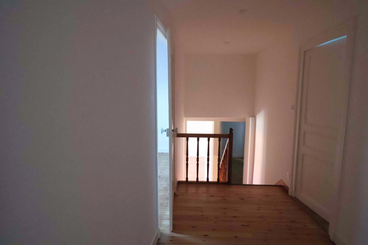 Town center Canclaux, renovated 1930s house with 5 bedrooms, gar