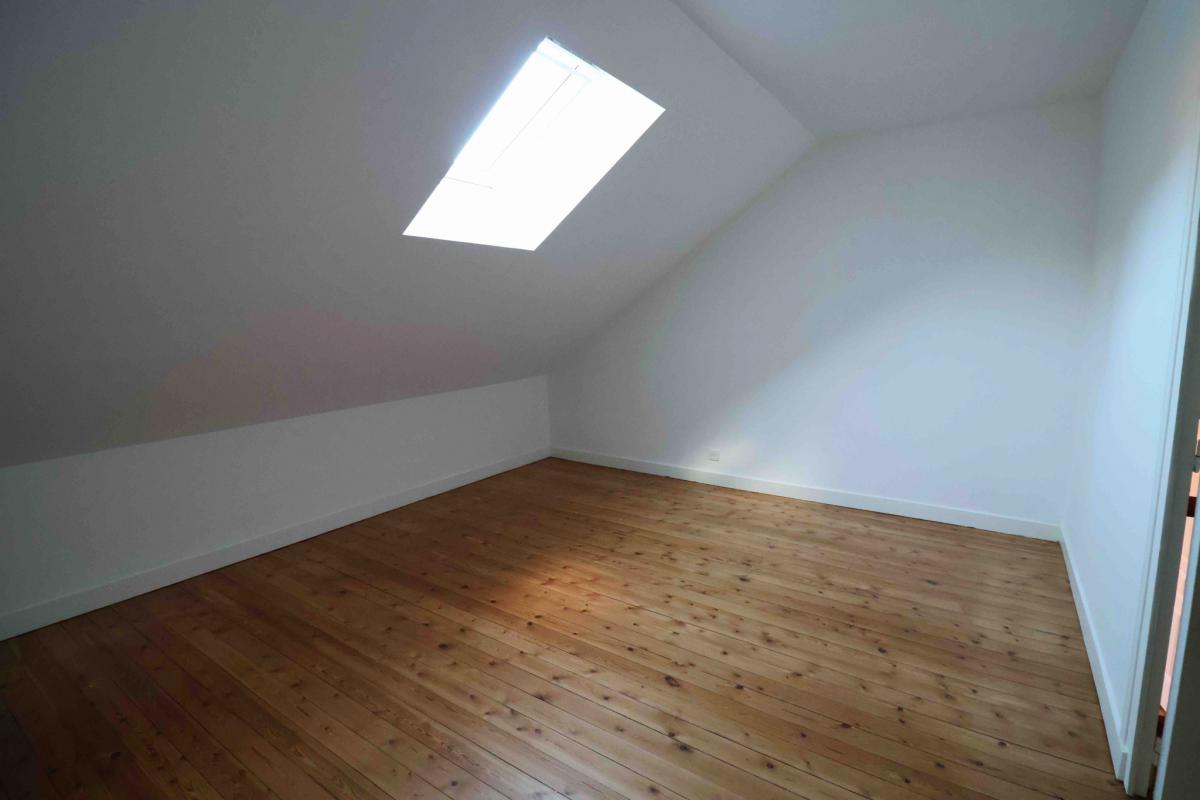 Town center Canclaux, renovated 1930s house with 5 bedrooms, gar