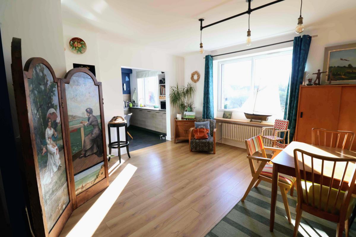 Renovated 4-bedroom house with garden, garage, and outbuildings