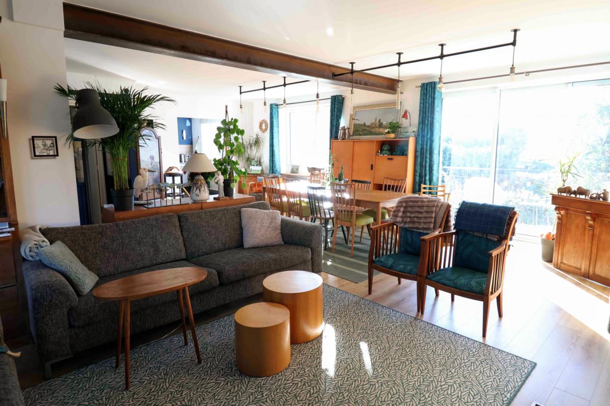 Renovated 4-bedroom house with garden, garage, and outbuildings