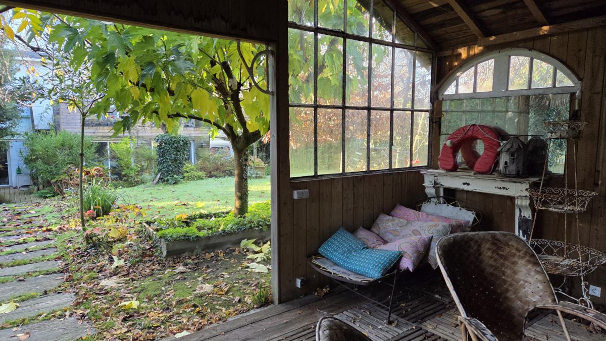 Renovated 4-bedroom house with garden, garage, and outbuildings