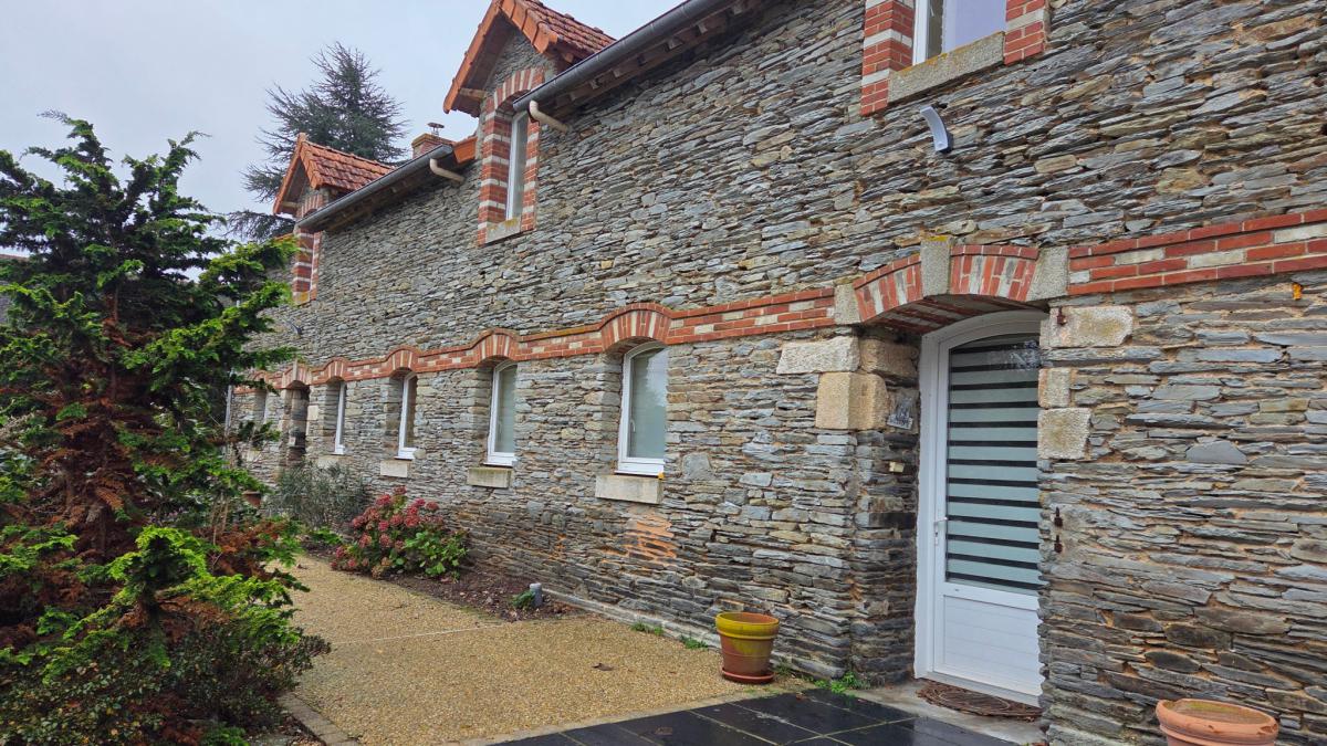 Propriété rénovée terrasses et parc garage