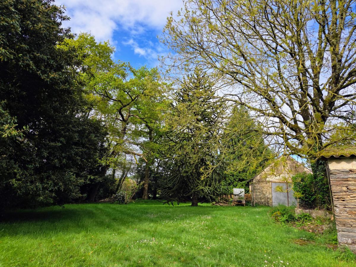 Campagne longère et dépendances possible gîte 