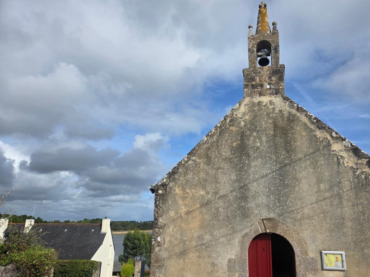 Plage à pied maison rénovée et ses deux terrasses 