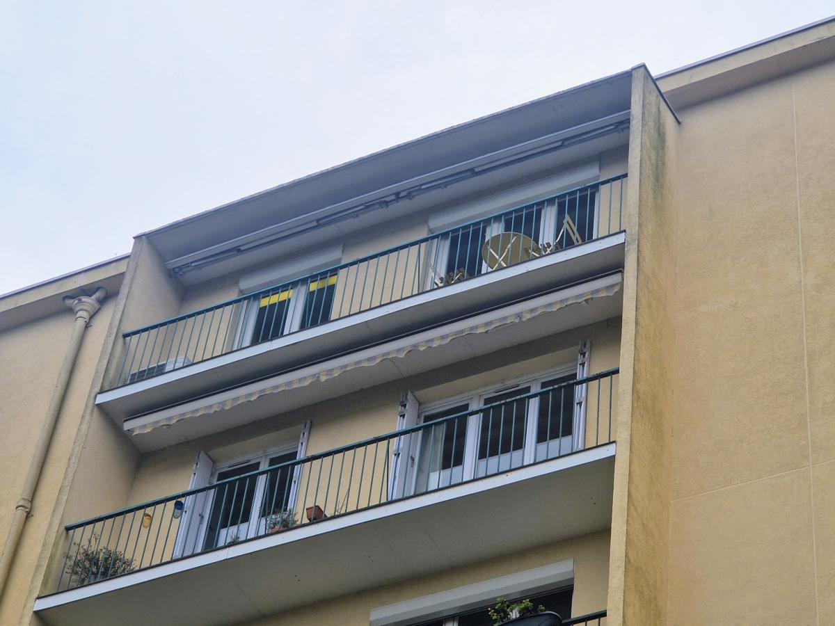 Apartment with balcony and terrace overlooking the Loire River +