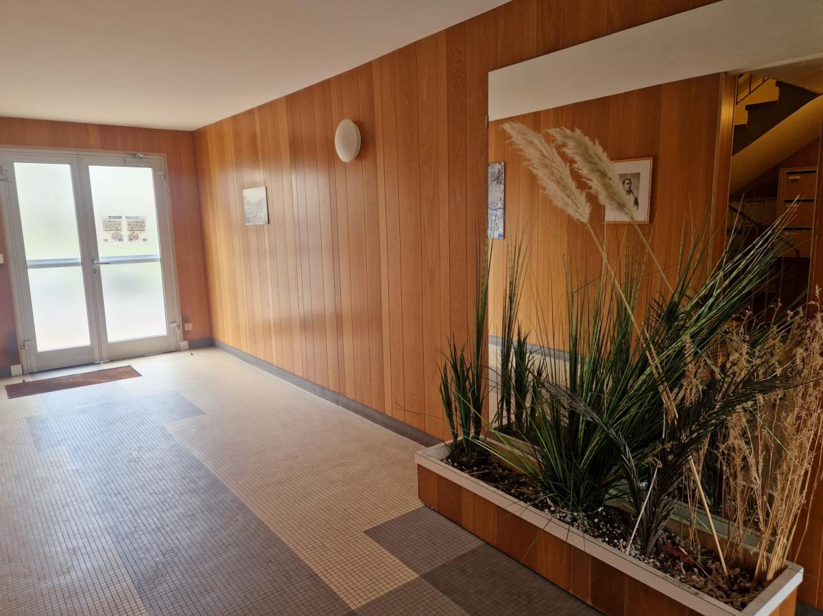 Apartment with balcony and terrace overlooking the Loire River +