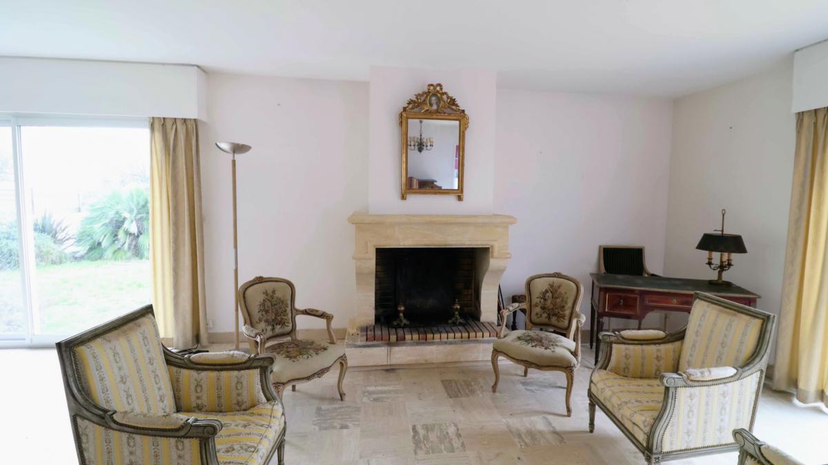 Madeleine house with 6 bedrooms + office, garden, terrace, cella